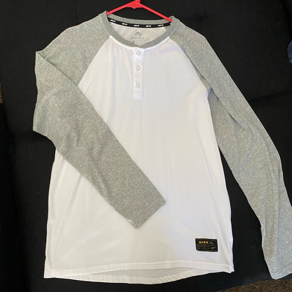 MENS NIKE DRI-FIT LONG SLEEVE SIZE L